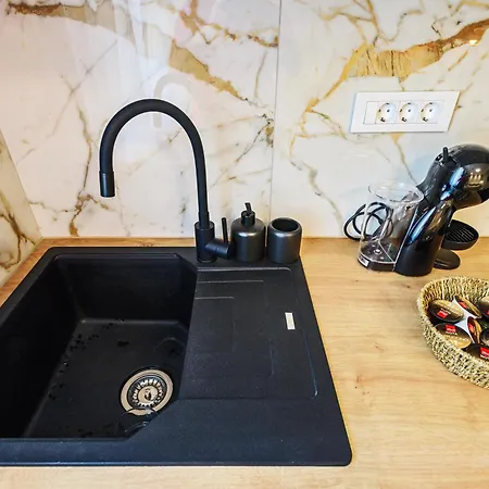 Stylish - Near Bridge * Ζαντάρ