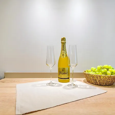 Stylish - Near Bridge