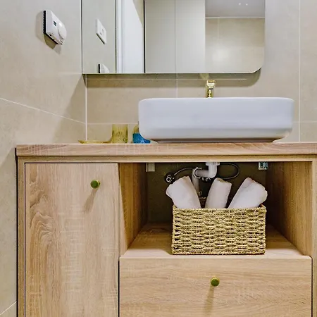 Stylish - Near Bridge * Ζαντάρ