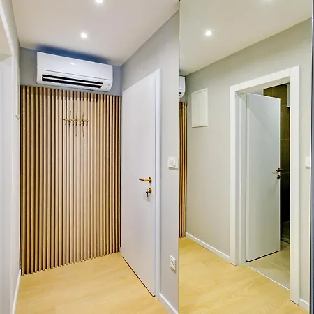 Stylish - Near Bridge Daire *