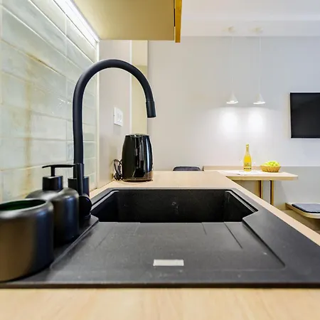 Stylish - Near Bridge Ζαντάρ