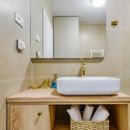 Stylish - Near Bridge * Ζαντάρ