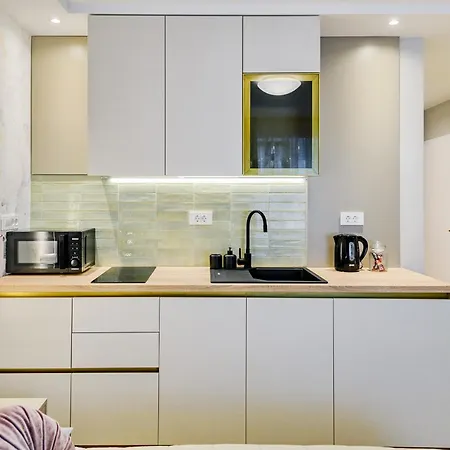 Stylish - Near Bridge Ζαντάρ