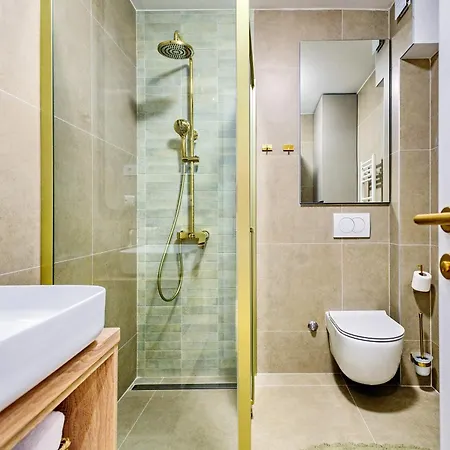 Stylish - Near Bridge *