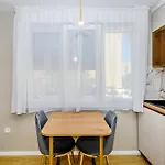 Stylish - Near Bridge Daire *