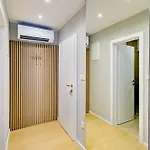 Stylish - Near Bridge Daire *