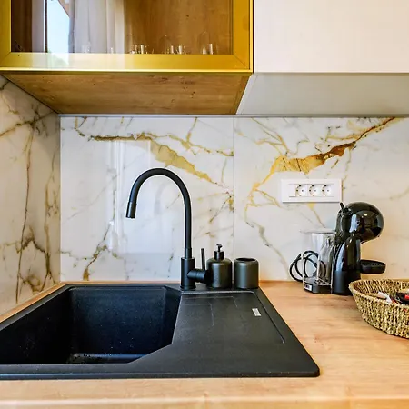 Stylish - Near Bridge *