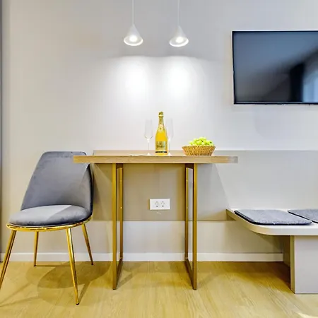 Stylish - Near Bridge