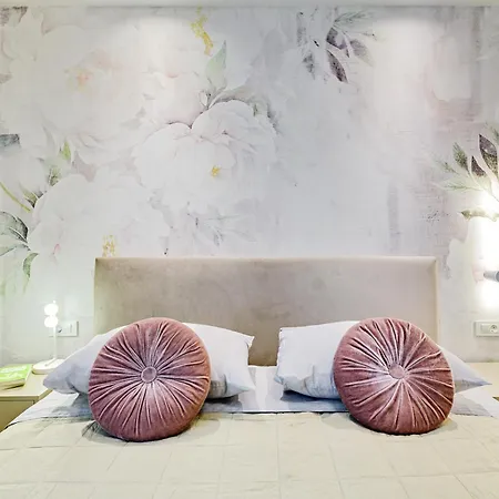 Stylish - Near Bridge *