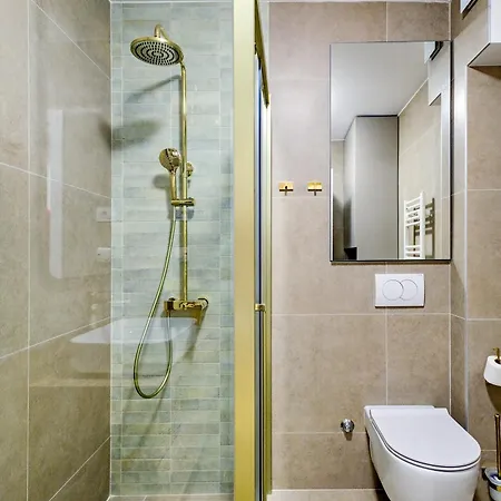 Stylish - Near Bridge