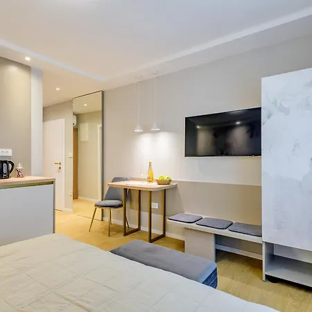 Stylish - Near Bridge *