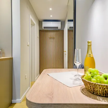 Stylish - Near Bridge *